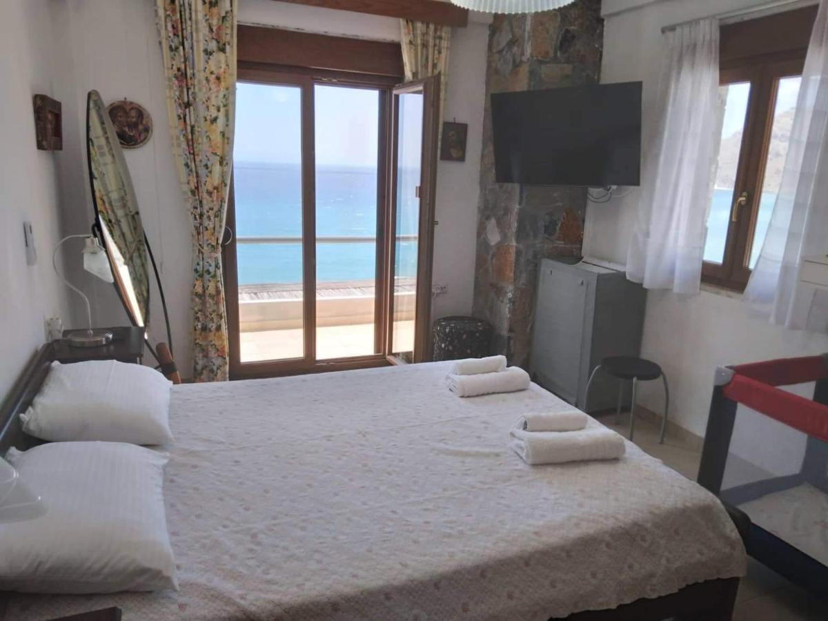 Villa Petrino Tsoútsouros Екстериор снимка
