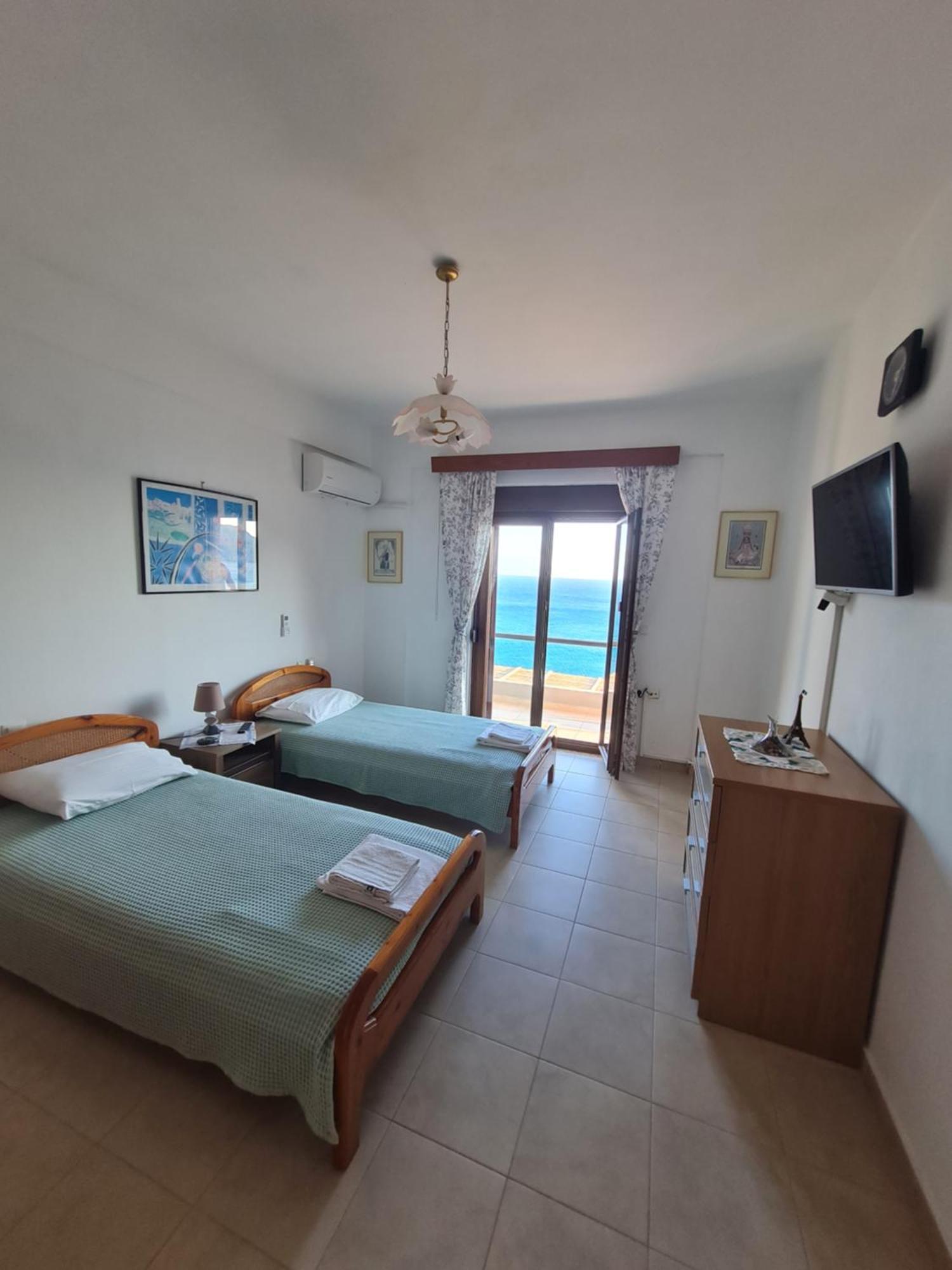 Villa Petrino Tsoútsouros Екстериор снимка